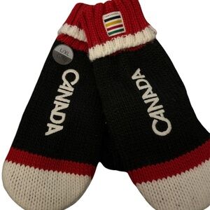 Canada Black and Red Knit Socks